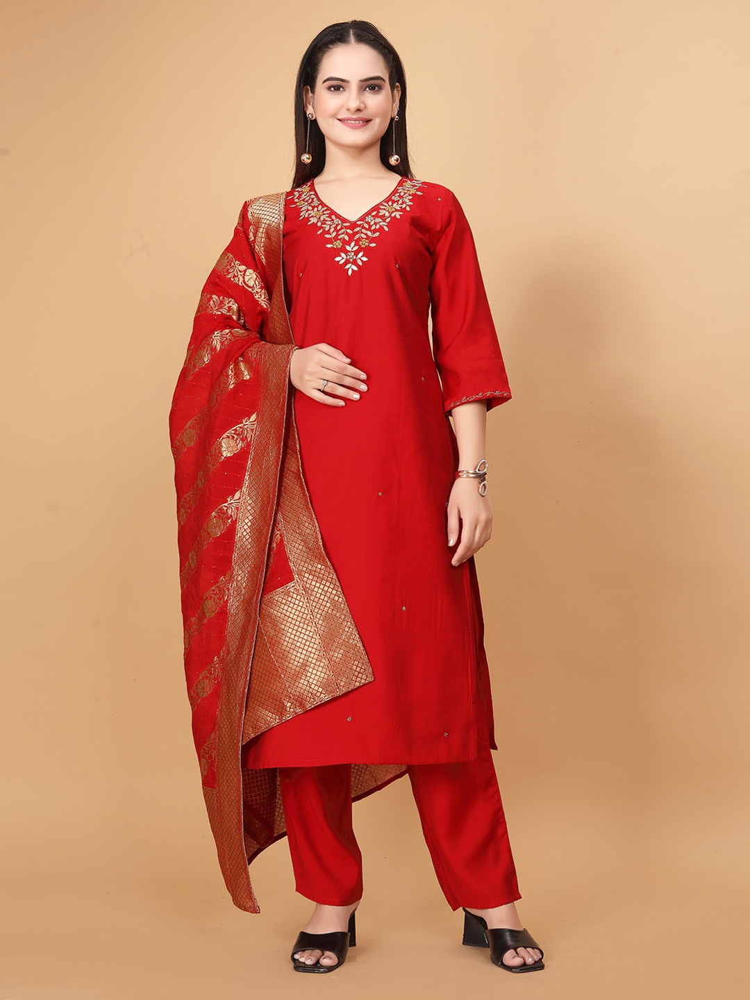 rashora Floral Embroidered Straight Kurta With Trouser & Duppatta, Red