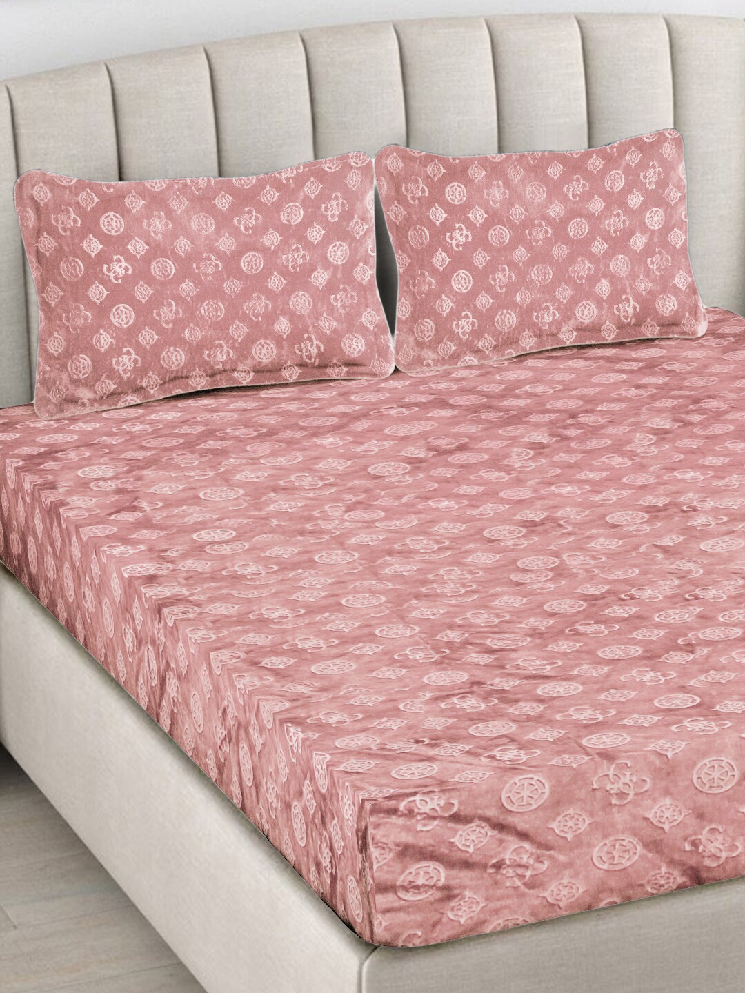 FABINALIV Peach Geometric 300 TC Woollen Embossed King Size Bedsheet with 2 Pillow Covers
FABINALIV Peach Geometric 300 TC Woollen Embossed King Size Bedsheet with 2 Pillow Covers
