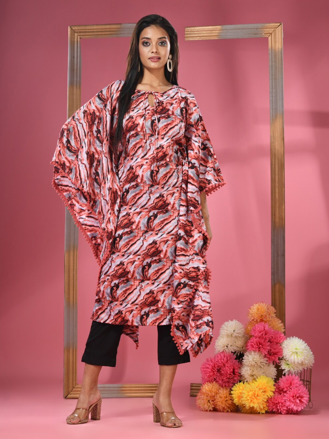 Charukriti Abstract Printed Keyhole Neck Flared Sleeves Kaftan Kurta with Trousers, Red
Charukriti Abstract Printed Keyhole Neck Flared Sleeves Kaftan Kurta with Trousers, Red