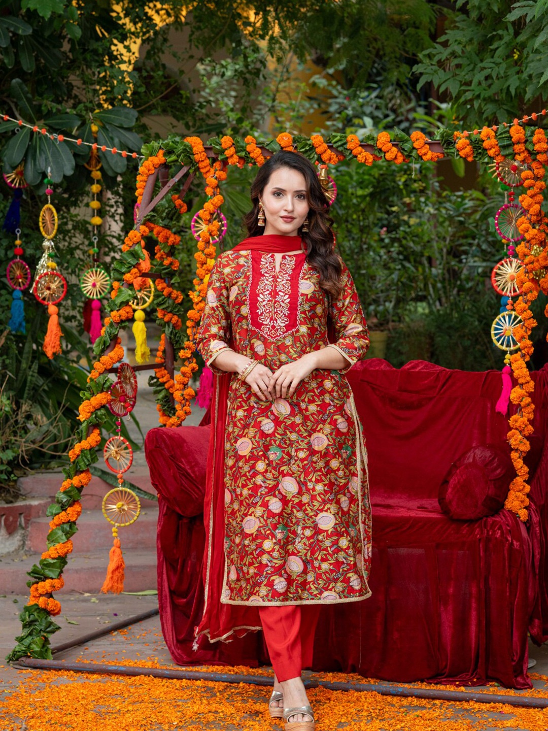 Ambraee Floral Printed Thread Work Chanderi Silk Kurta with Trousers & Dupatta, Red
Ambraee Floral Printed Thread Work Chanderi Silk Kurta with Trousers & Dupatta, Red