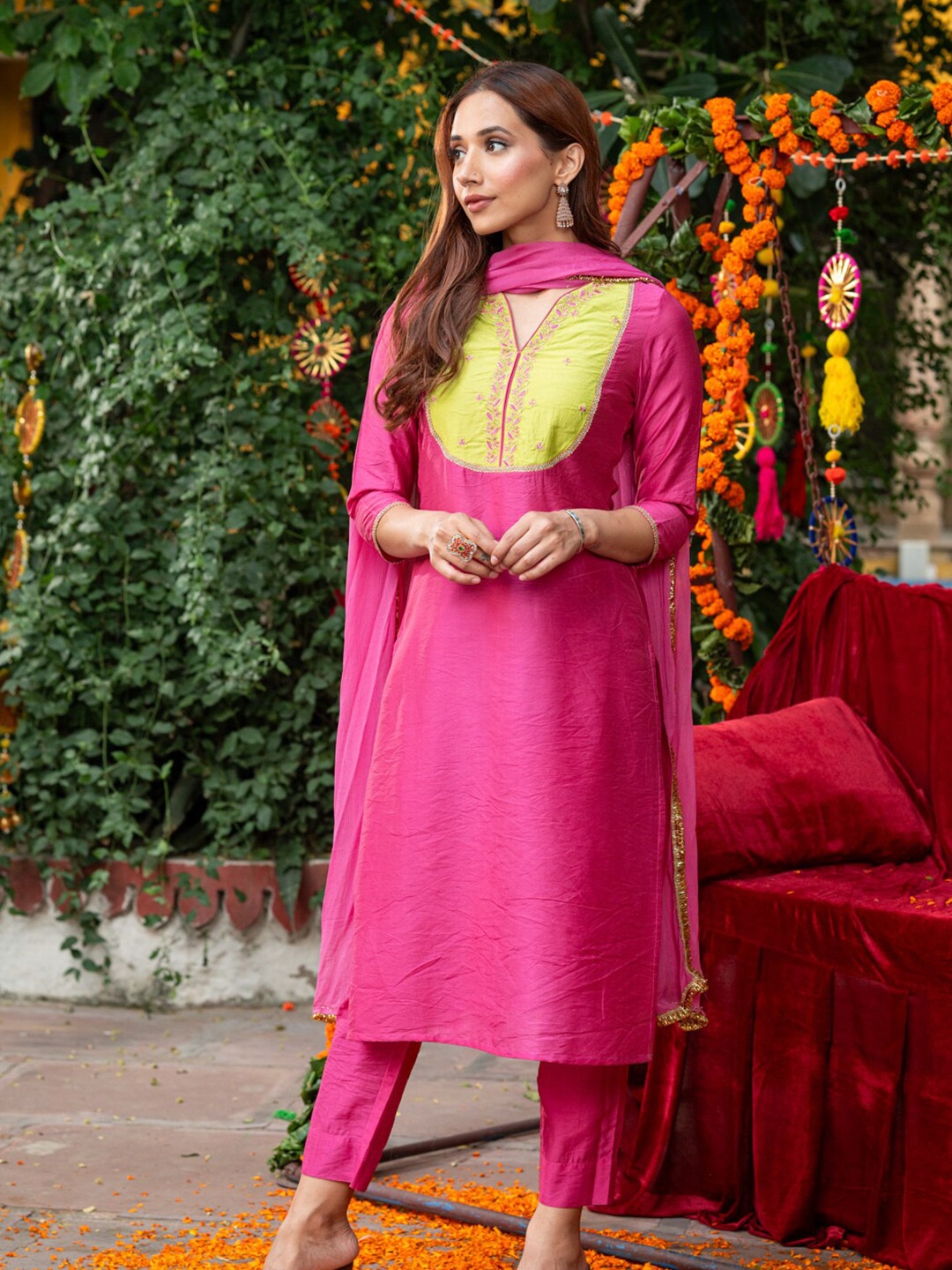 Ambraee Embroidered Chanderi Silk Straight Kurta With Trousers & Dupatta, Pink
Ambraee Embroidered Chanderi Silk Straight Kurta With Trousers & Dupatta, Pink