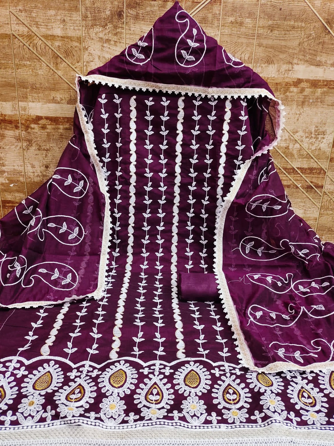 ZEEPKART Ethnic Motifs Embroidered Thread Work Detailed Unstitched Dress Material, Purple
ZEEPKART Ethnic Motifs Embroidered Thread Work Detailed Unstitched Dress Material, Purple