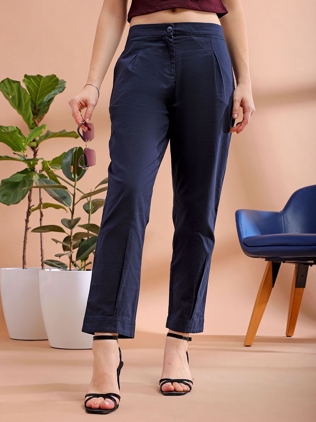 Freehand by The Indian Garage Co Women Tapered Fit Mid Rise Pure Cotton Trousers, Blue
Freehand by The Indian Garage Co Women Tapered Fit Mid Rise Pure Cotton Trousers, Blue