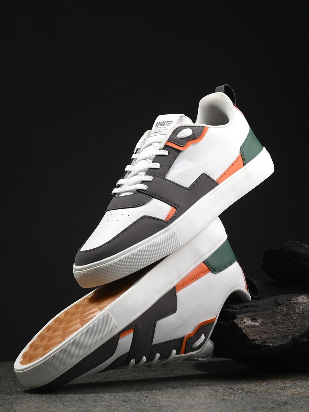 The Roadster Lifestyle Co. Street Surge Men White Colourblocked Lace-Ups Sneakers, Off white
The Roadster Lifestyle Co. Street Surge Men White Colourblocked Lace-Ups Sneakers, Off white