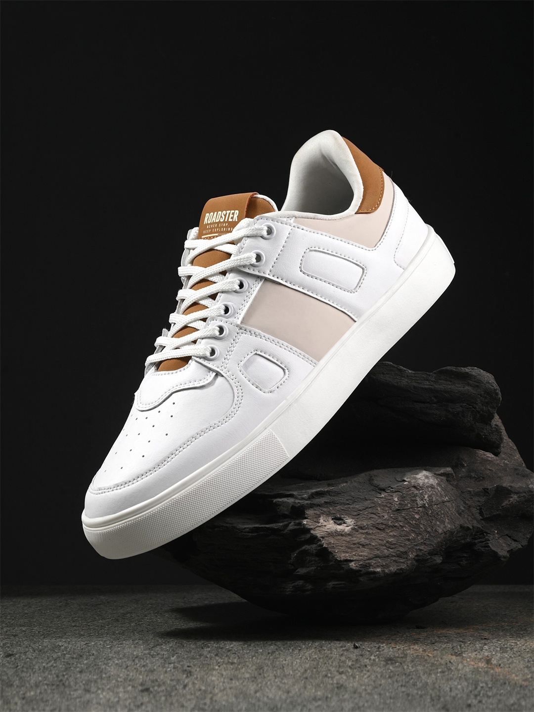 The Roadster Lifestyle Co. Street Surge Collection Men Colourblocked Lace-Ups Sneakers, White
The Roadster Lifestyle Co. Street Surge Collection Men Colourblocked Lace-Ups Sneakers, White