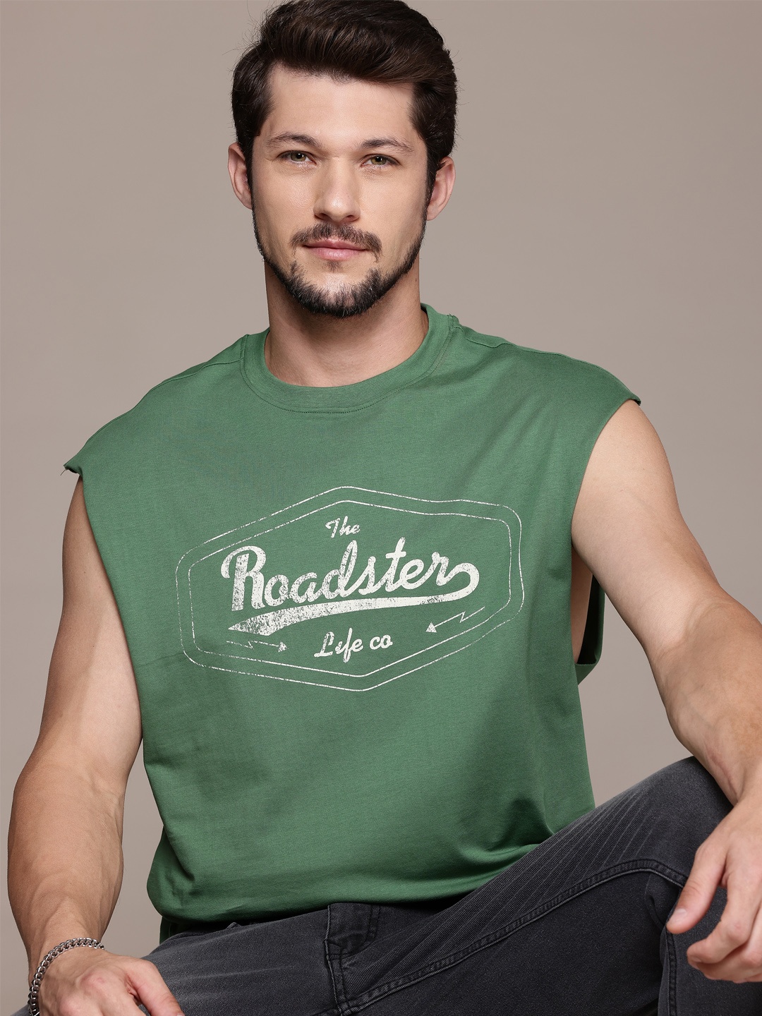 The Roadster Lifestyle Co. Brand Logo Print Extended Sleeves Pure Cotton Relaxed T-shirt, Olive
The Roadster Lifestyle Co. Brand Logo Print Extended Sleeves Pure Cotton Relaxed T-shirt, Olive