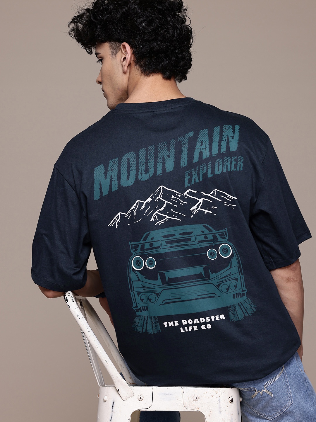 The Roadster Lifestyle Co. Printed Drop-Shoulder Sleeves Pure Cotton Relaxed T-shirt, Navy blue
The Roadster Lifestyle Co. Printed Drop-Shoulder Sleeves Pure Cotton Relaxed T-shirt, Navy blue