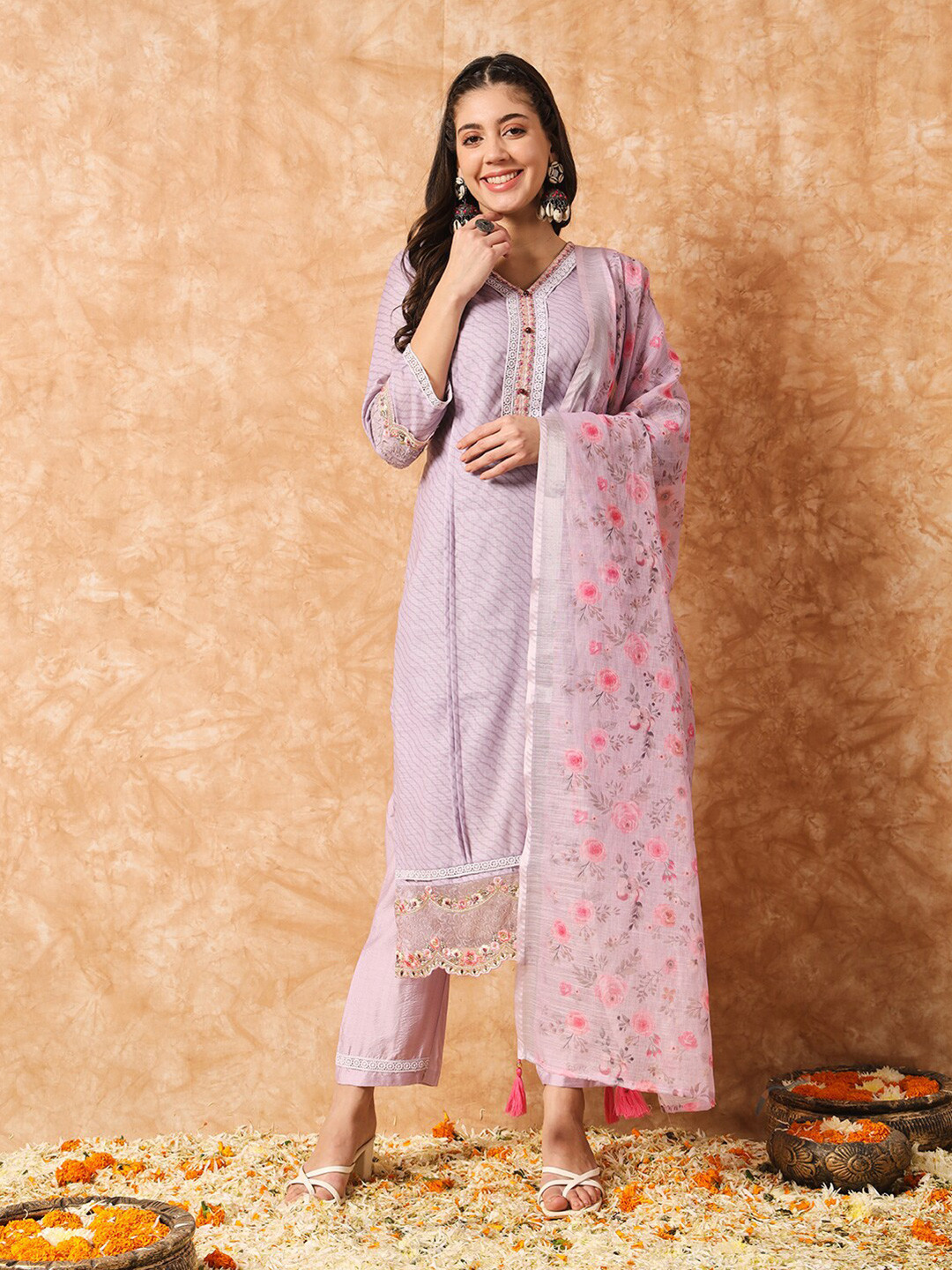 BESUCHER Striped Thread Work Linen Straight Kurta with Trousers & Dupatta, Lavender
BESUCHER Striped Thread Work Linen Straight Kurta with Trousers & Dupatta, Lavender