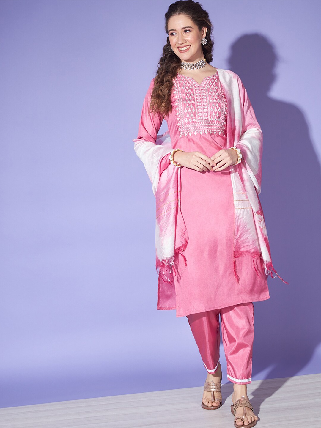 Angroop Ethnic Motifs Yoke Design Regular Thread Work Kurta With Trousers & Dupatta, Pink
Angroop Ethnic Motifs Yoke Design Regular Thread Work Kurta With Trousers & Dupatta, Pink