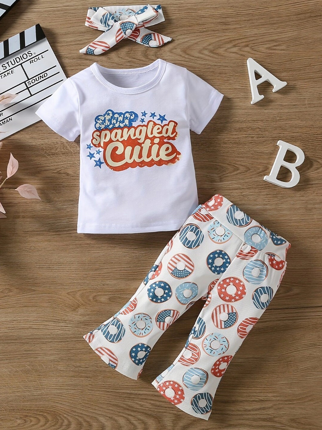 StyleCast Infants Girls White & Blue Printed Pure Cotton T-shirt with Trousers
StyleCast Infants Girls White & Blue Printed Pure Cotton T-shirt with Trousers