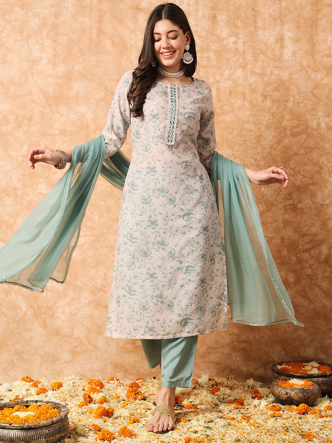 Navlik Floral Printed Thread Work Pure Cotton Straight Kurta & Trousers With Dupatta, Beige
Navlik Floral Printed Thread Work Pure Cotton Straight Kurta & Trousers With Dupatta, Beige