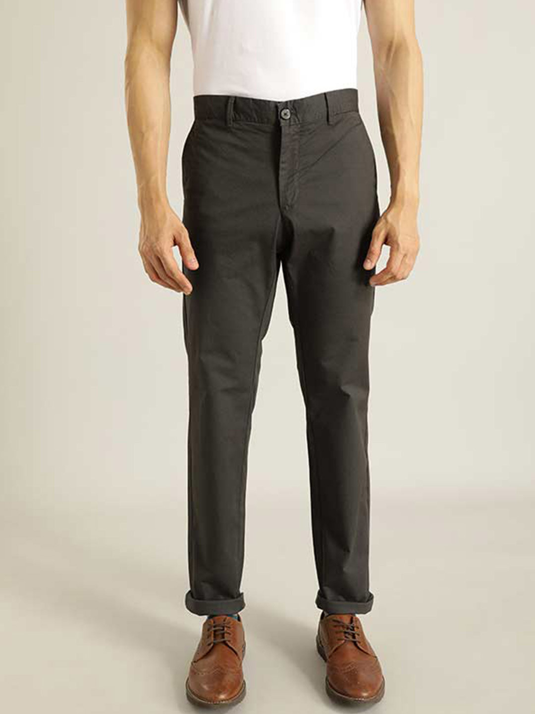Indian Terrain Men Brooklyn Slim Fit Mid-Rise Chinos Trousers, Grey 
Indian Terrain Men Brooklyn Slim Fit Mid-Rise Chinos Trousers, Grey