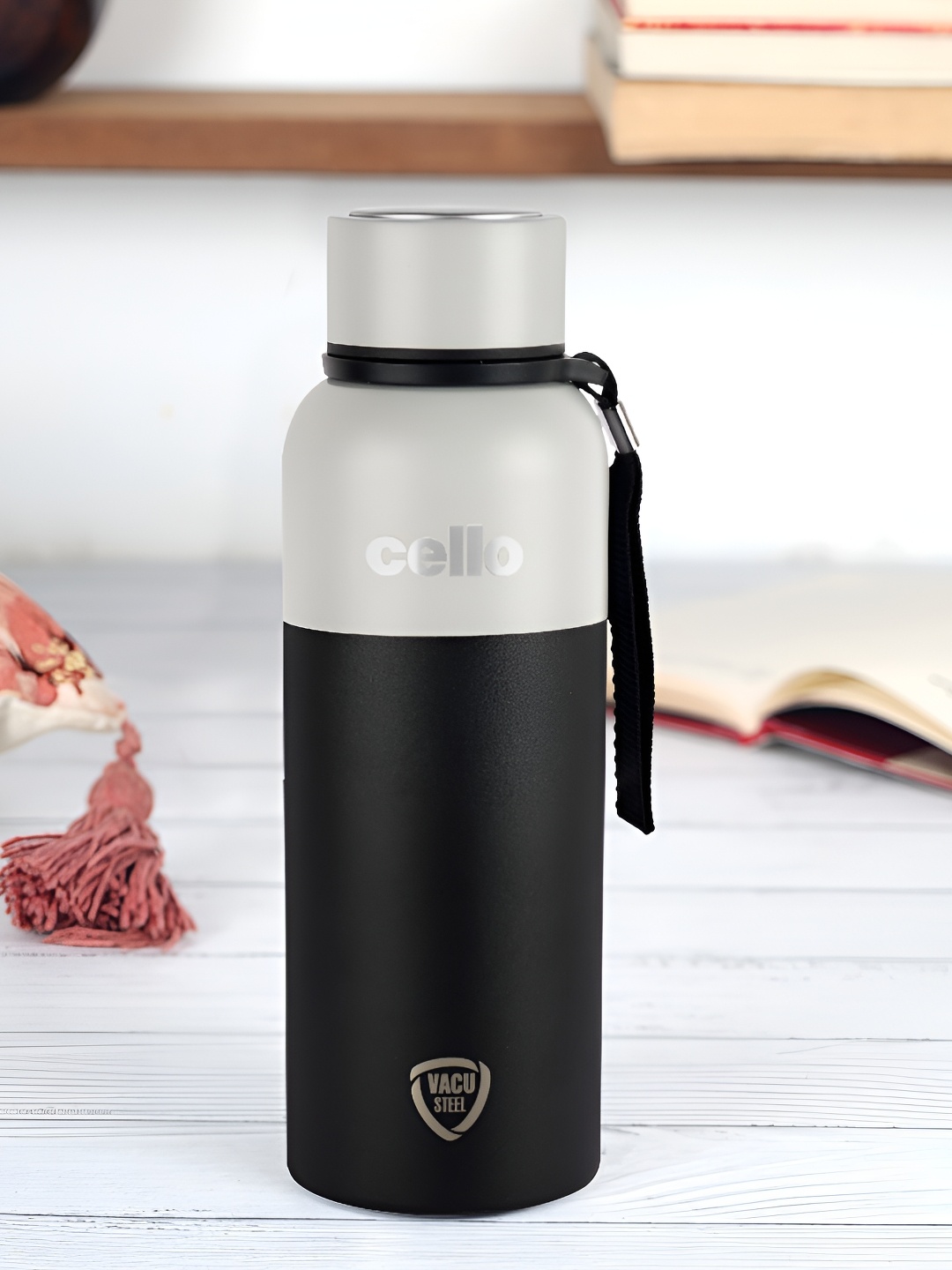 Cello Black & White Colourblocked Stainless Steel Vacuum Insulated Water Bottle 550 ml
Cello Black & White Colourblocked Stainless Steel Vacuum Insulated Water Bottle 550 ml