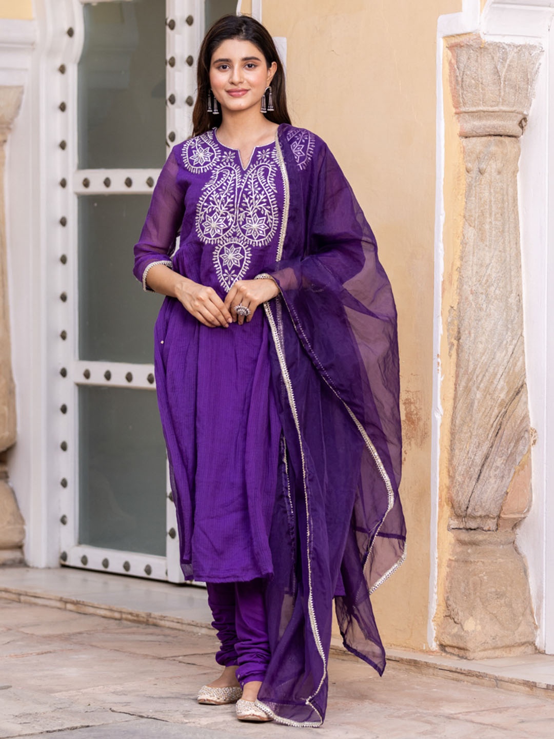 Ambraee Ethnic Motifs Printed Sequinned Detail Straight Kurta & Trousers With Dupatta, Purple
Ambraee Ethnic Motifs Printed Sequinned Detail Straight Kurta & Trousers With Dupatta, Purple