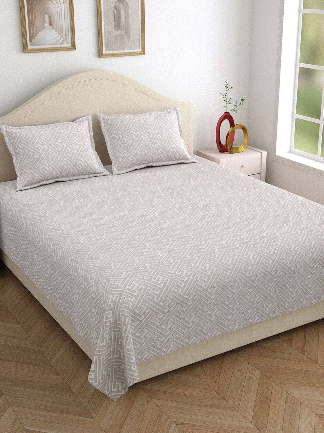 DREAM WEAVERZ Grey & White Geometric Cotton 220 TC King Bedsheet With 2 Pillow Covers
DREAM WEAVERZ Grey & White Geometric Cotton 220 TC King Bedsheet With 2 Pillow Covers
