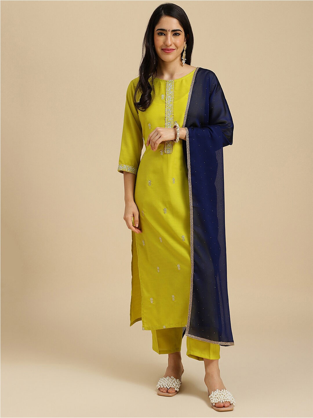 MOKOSH Floral Embroidered Regular Gotta Patti Kurta With Trousers & Dupatta, Lime green
MOKOSH Floral Embroidered Regular Gotta Patti Kurta With Trousers & Dupatta, Lime green