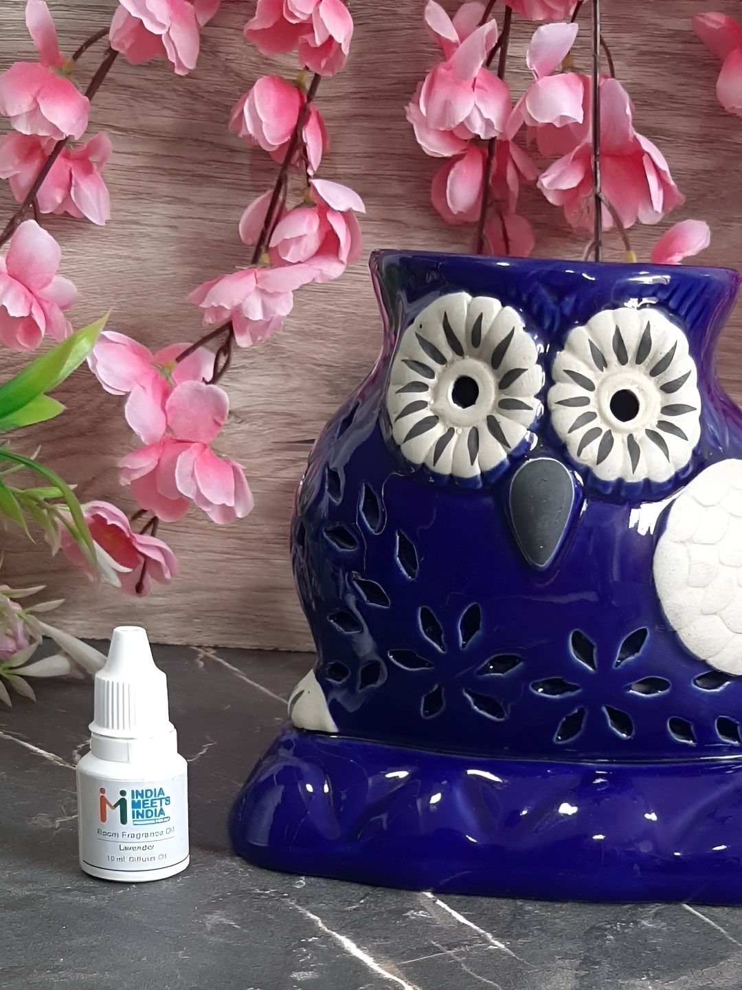 INDIA MEETS INDIA Blue Owl Shape Ceramic Electric Aroma Oil Diffuser & Lavender Oil 10ml
INDIA MEETS INDIA Blue Owl Shape Ceramic Electric Aroma Oil Diffuser & Lavender Oil 10ml