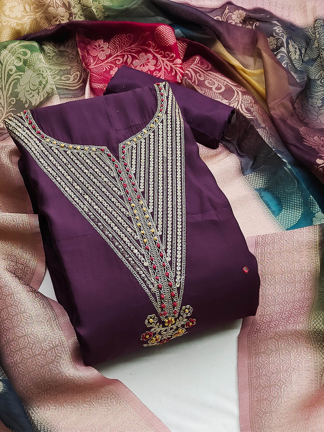 KALINI Floral Embroidered Beads And Stones Pure Silk Unstitched Dress Material, Purple
KALINI Floral Embroidered Beads And Stones Pure Silk Unstitched Dress Material, Purple