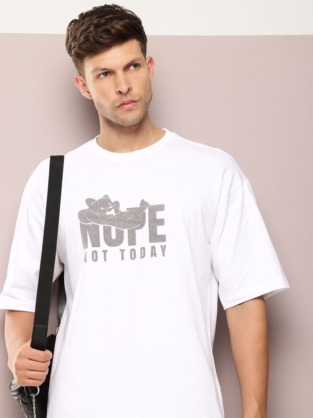 Kook N Keech Toons Printed Oversized Drop-Shoulder Sleeves Pure Cotton T-shirt, White
Kook N Keech Toons Printed Oversized Drop-Shoulder Sleeves Pure Cotton T-shirt, White