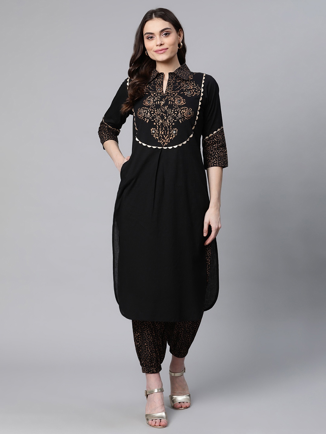 Ahalyaa Yoke Design Regular Gotta Patti Pure Cotton Straight Kurta with Trousers, Black
Ahalyaa Yoke Design Regular Gotta Patti Pure Cotton Straight Kurta with Trousers, Black