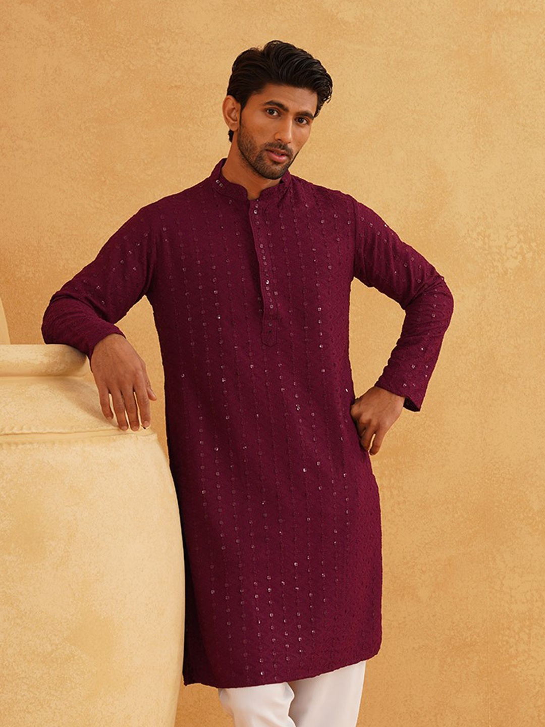 SOJANYA Ethnic Motifs Embroidered Sequinned Long Sleeves Straight Pure Cotton Kurta, Purple
SOJANYA Ethnic Motifs Embroidered Sequinned Long Sleeves Straight Pure Cotton Kurta, Purple