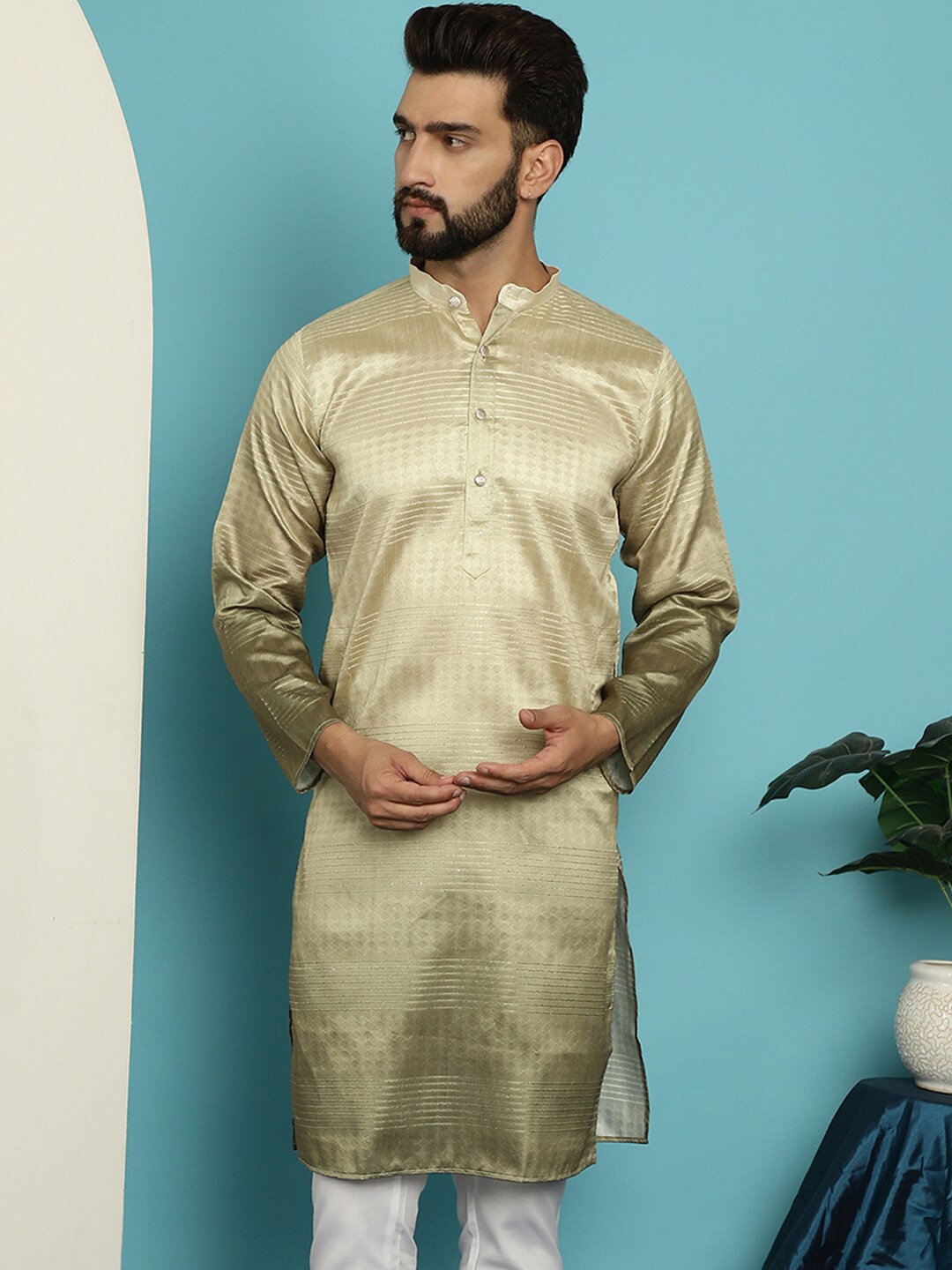 SOJANYA Ethnic Motifs Woven Design Jacquard Mandarin Collar Straight Kurta, Gold
SOJANYA Ethnic Motifs Woven Design Jacquard Mandarin Collar Straight Kurta, Gold