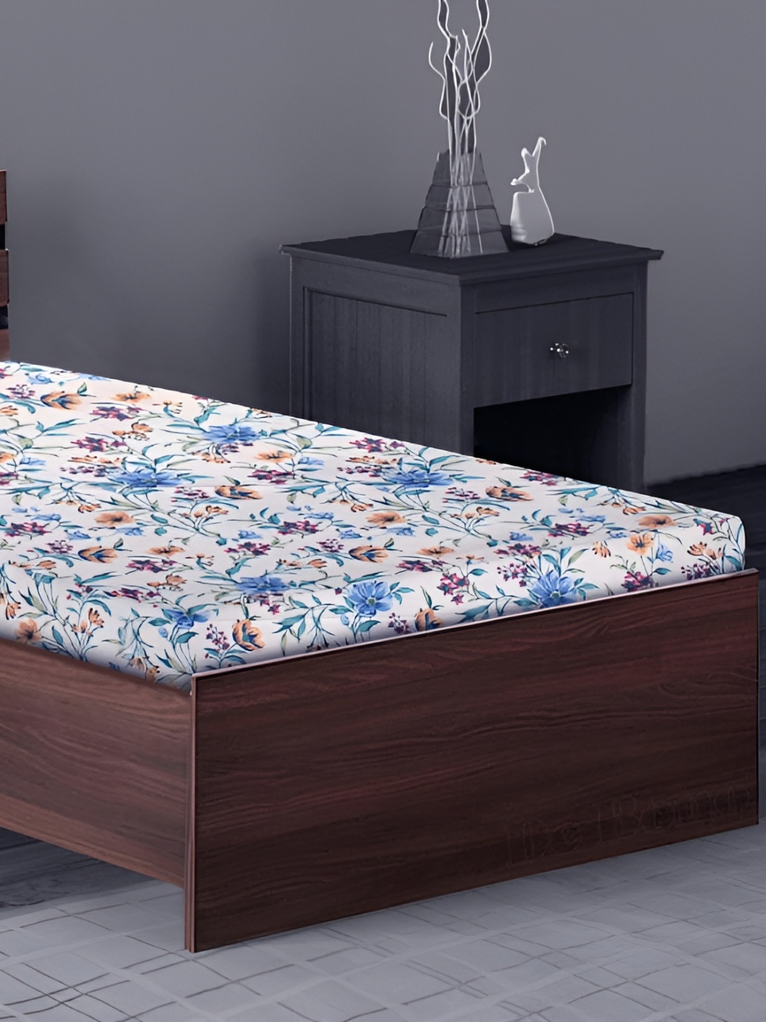 Stylista Blue Floral Printed Cotton 400 TC Fitted Single Bedsheet with 1 Pillow Cover
Stylista Blue Floral Printed Cotton 400 TC Fitted Single Bedsheet with 1 Pillow Cover