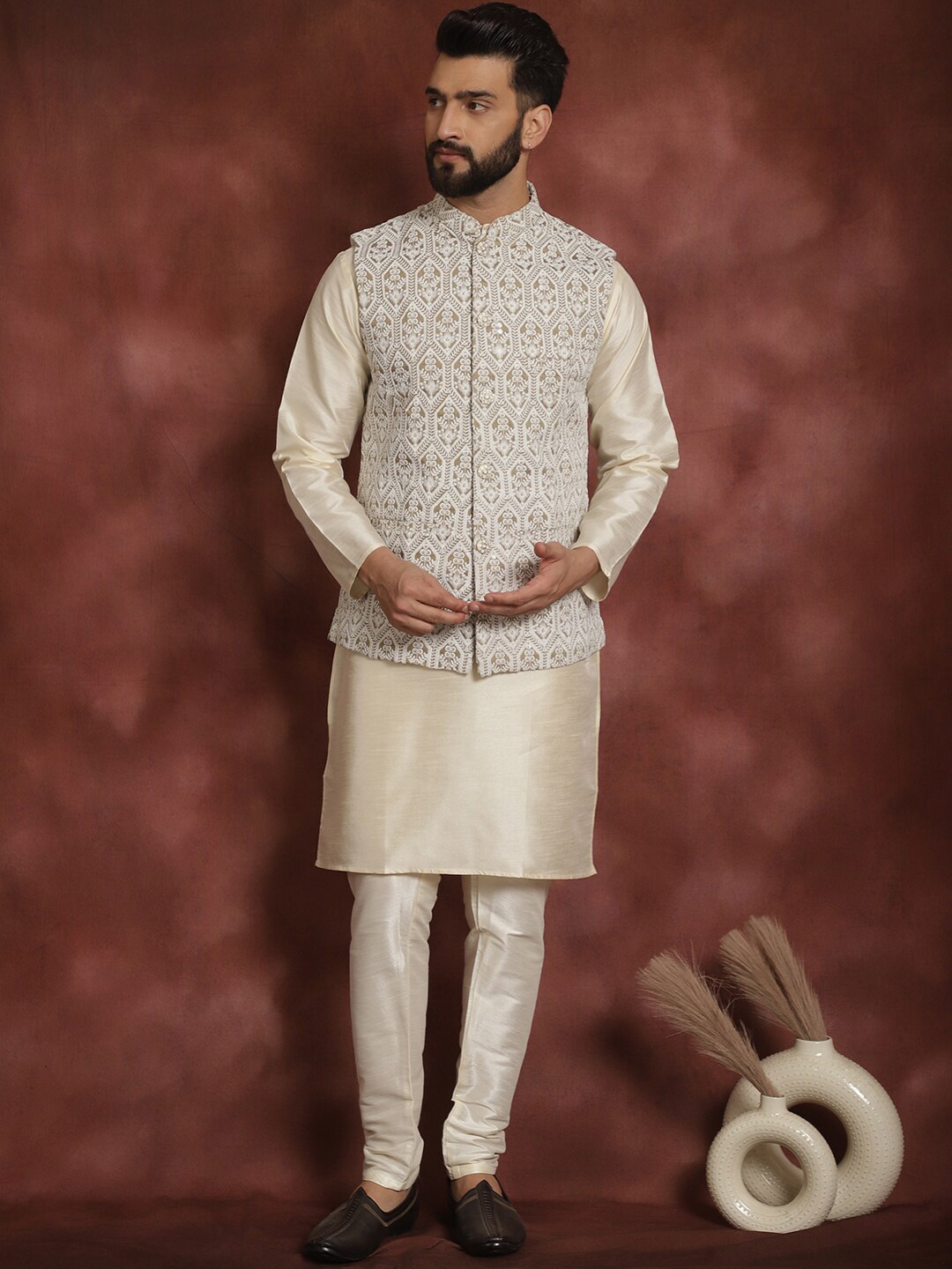 Anouk Men Geometric Embroidered Thread Work Straight Kurta With Churidar & Nehru Jacket, Cream
Anouk Men Geometric Embroidered Thread Work Straight Kurta With Churidar & Nehru Jacket, Cream