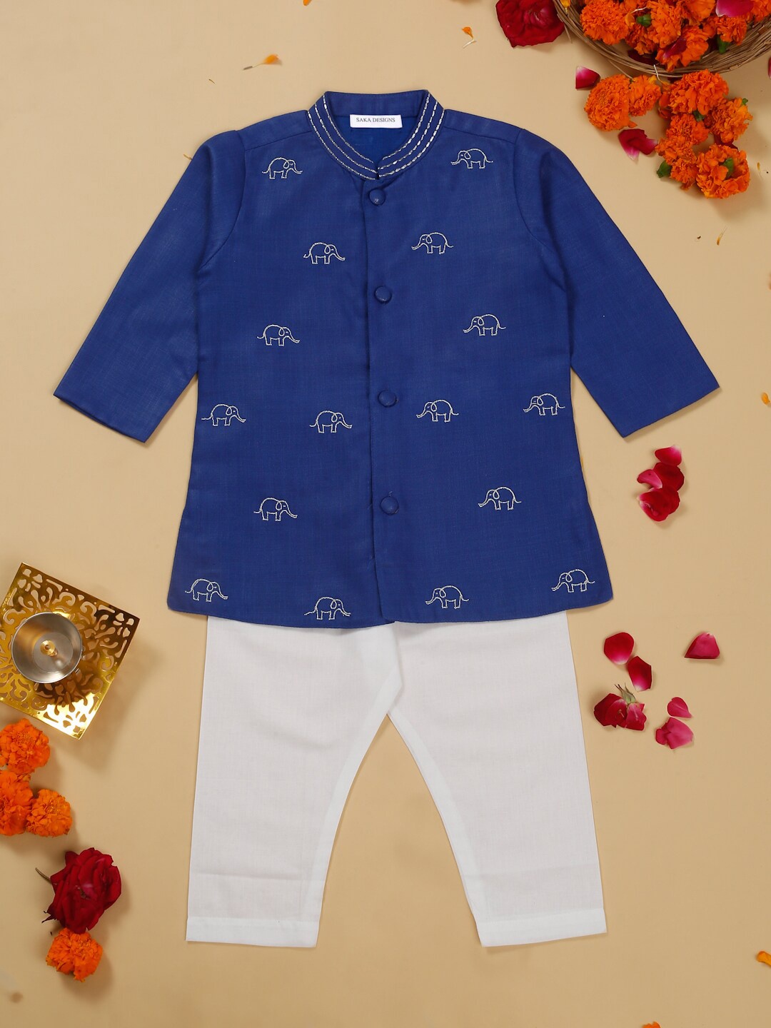 SAKA DESIGNS Boys Ethnic Motifs Printed Pure Cotton Straight Kurta with Pyjama, Blue
SAKA DESIGNS Boys Ethnic Motifs Printed Pure Cotton Straight Kurta with Pyjama, Blue