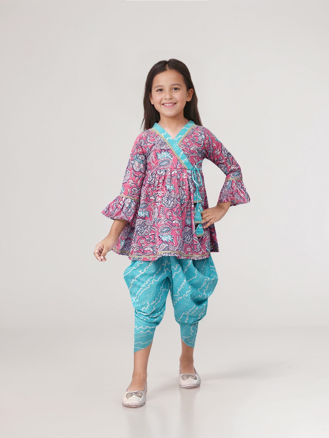 Toonyport Girls Floral Printed Angrakha Gotta Patti Pure Cotton Kurta with Dhoti Pant, Pink
Toonyport Girls Floral Printed Angrakha Gotta Patti Pure Cotton Kurta with Dhoti Pant, Pink