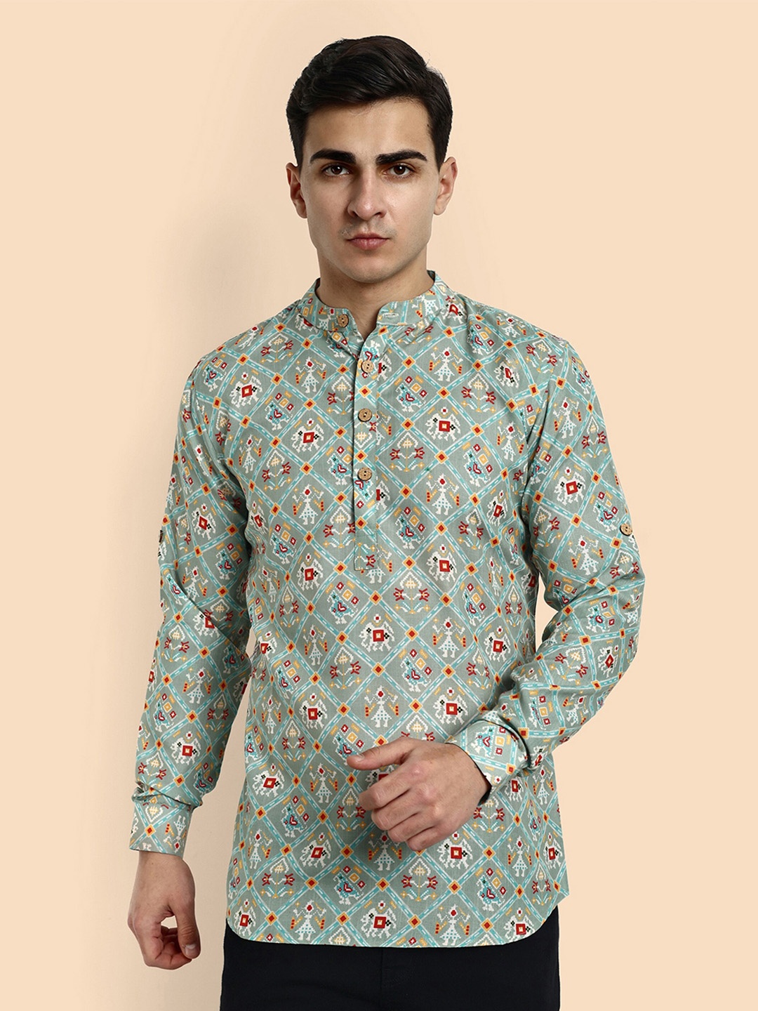Vardha Ethnic Motifs Printed Band Collar Roll Up Sleeves Cotton Straight Short Kurta, Sea green
Vardha Ethnic Motifs Printed Band Collar Roll Up Sleeves Cotton Straight Short Kurta, Sea green