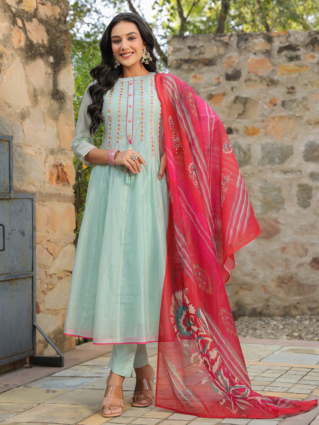 Rain & Rainbow Embroidered Chanderi Silk Anarkali Kurta With Trousers & Dupatta, Green
Rain & Rainbow Embroidered Chanderi Silk Anarkali Kurta With Trousers & Dupatta, Green