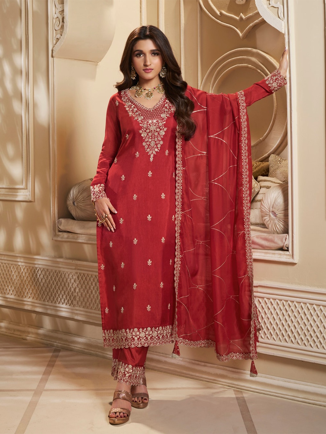 Seerat V-Neck Ethnic Motifs Embroidered Regular Thread Work Pure Silk Kurti Set, Red
Seerat V-Neck Ethnic Motifs Embroidered Regular Thread Work Pure Silk Kurti Set, Red