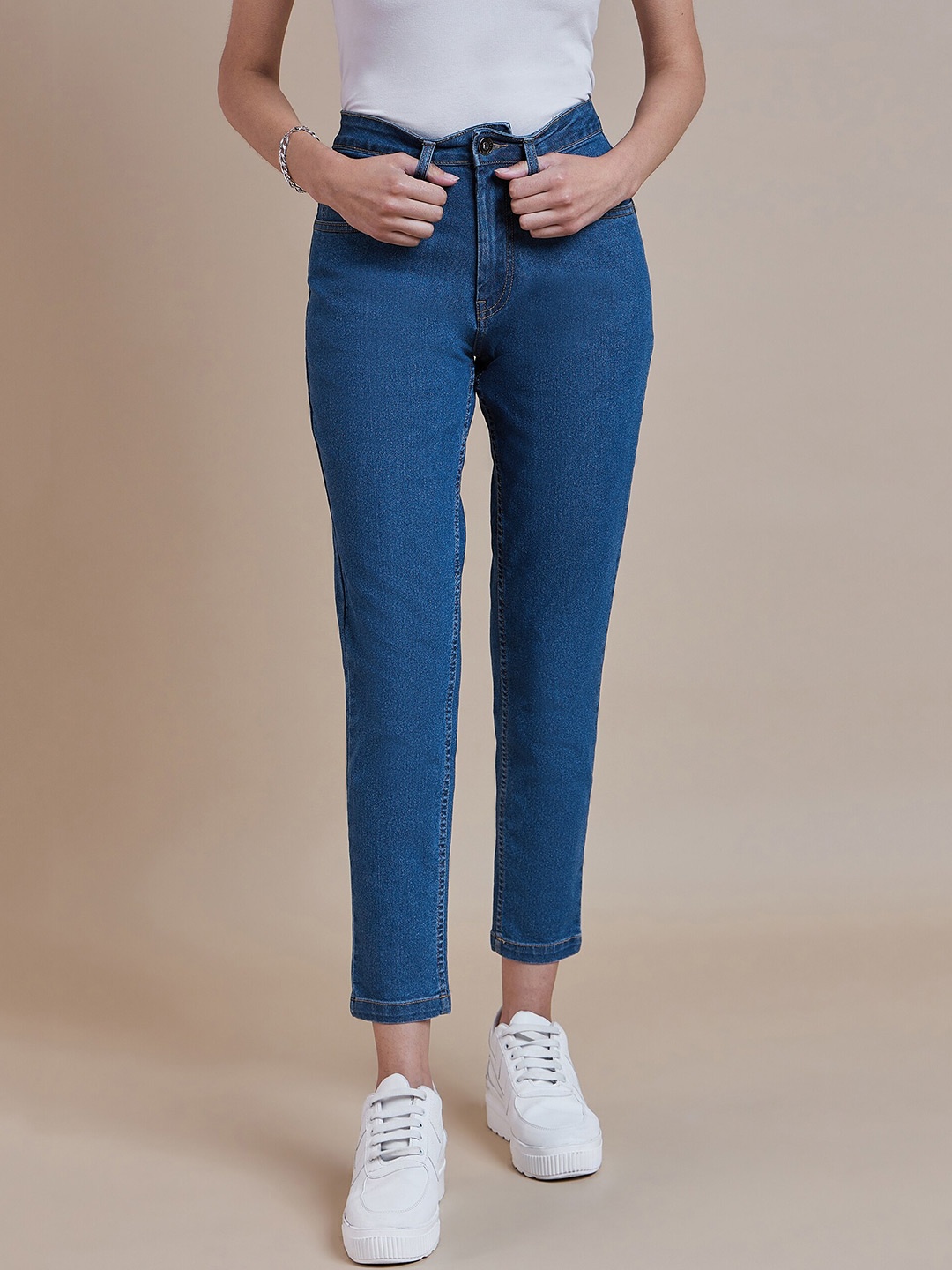 The Roadster Lifestyle Co. Women Comfort Mom-Fit High-Rise Clean Look Stretchable Jeans, Blue
The Roadster Lifestyle Co. Women Comfort Mom-Fit High-Rise Clean Look Stretchable Jeans, Blue