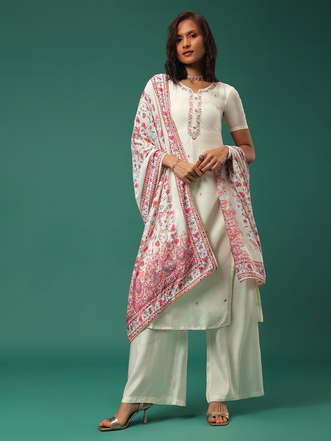 KALKI Fashion Ethnic Motifs Embroidered Gotta Patti Kurta with Palazzos & Dupatta, White
KALKI Fashion Ethnic Motifs Embroidered Gotta Patti Kurta with Palazzos & Dupatta, White
