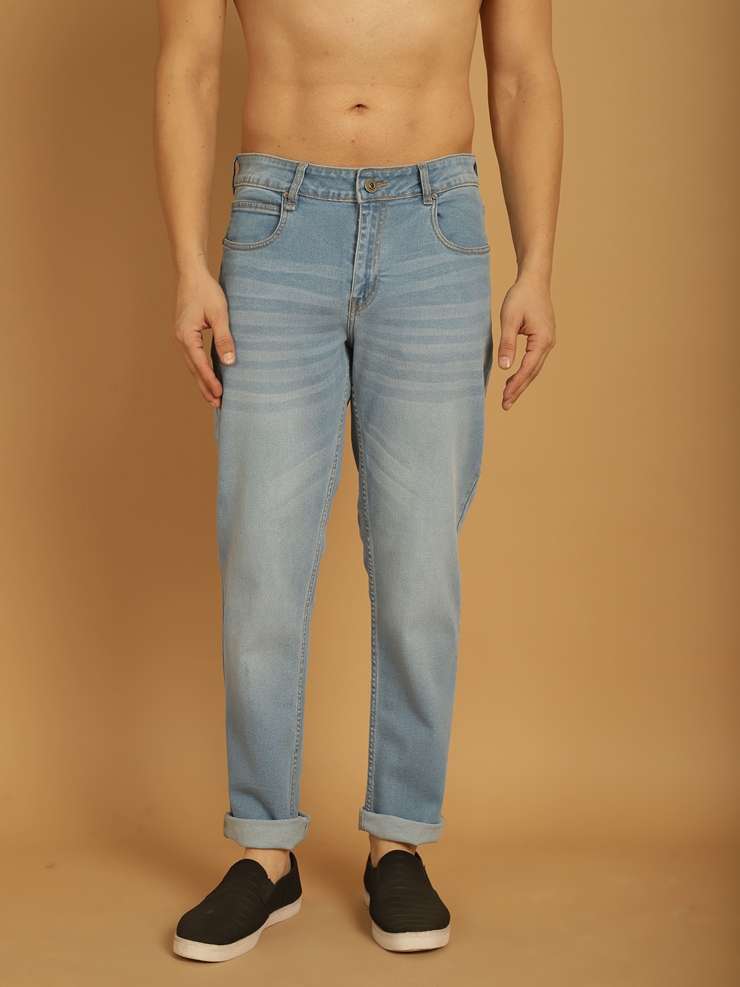 The Roadster Lifestyle Co. Men Light Fade Clean Look Mid-Rise Stretchable Jeans, Blue
The Roadster Lifestyle Co. Men Light Fade Clean Look Mid-Rise Stretchable Jeans, Blue