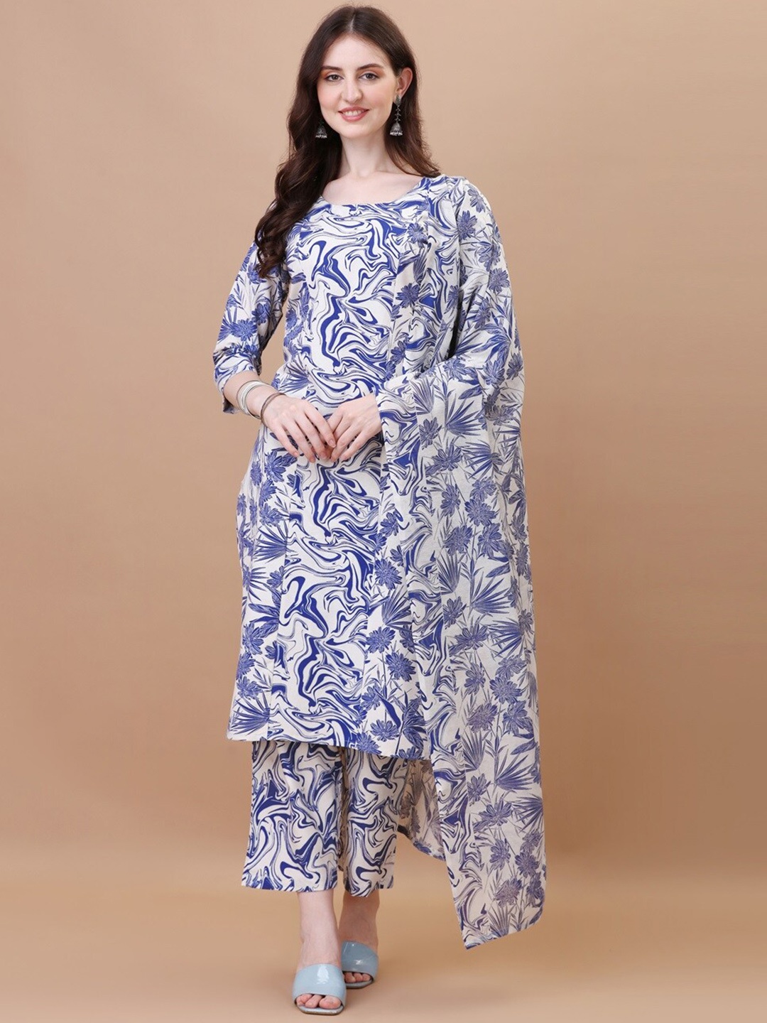 CANIZZARO Floral Printed Regular Pure Cotton Straight Kurta With Trousers & Dupatta, Blue
CANIZZARO Floral Printed Regular Pure Cotton Straight Kurta With Trousers & Dupatta, Blue