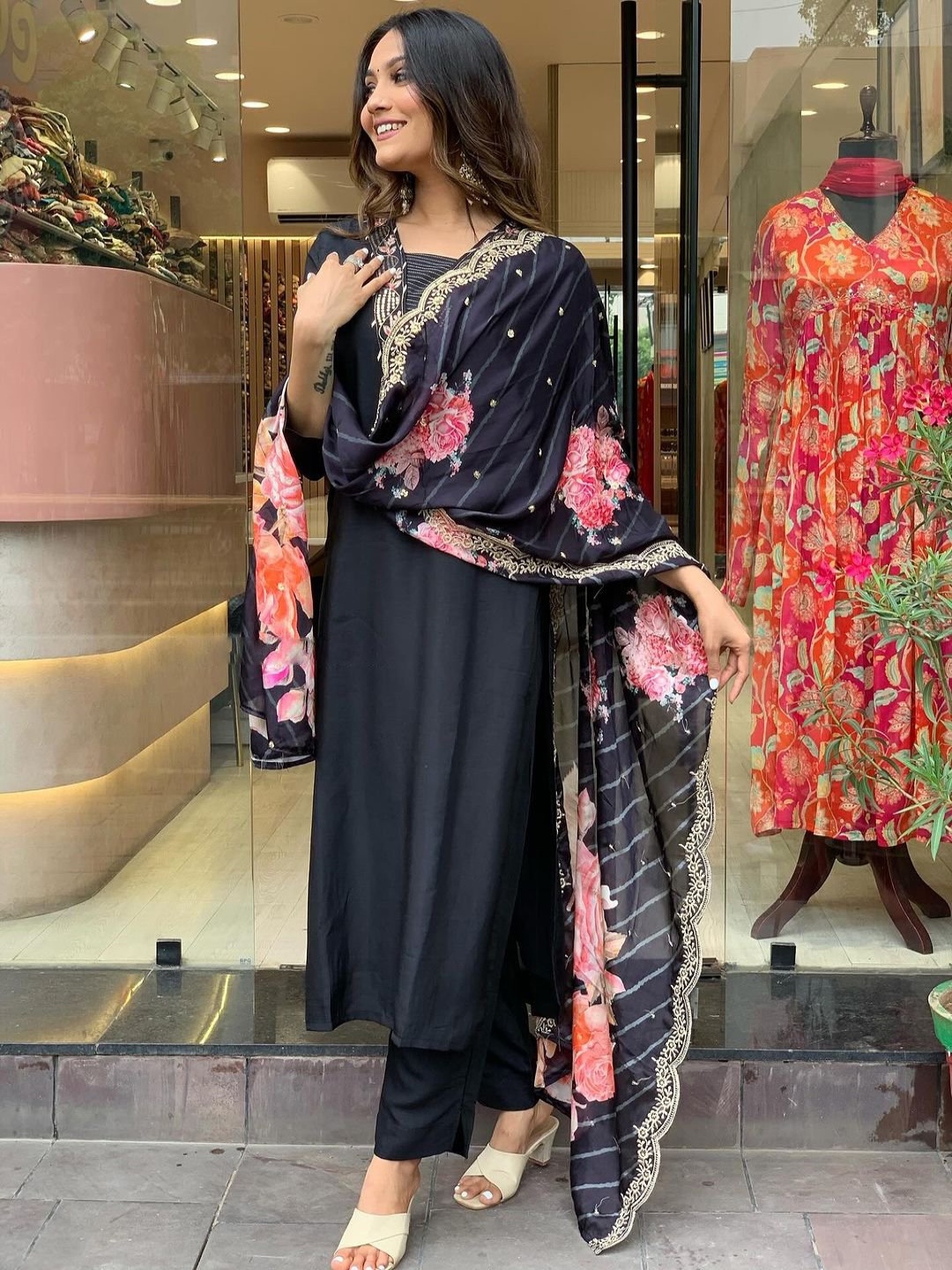 KALINI Floral Yoke Design Regular Sequinned Kurta With Trousers & Dupatta, Black
KALINI Floral Yoke Design Regular Sequinned Kurta With Trousers & Dupatta, Black