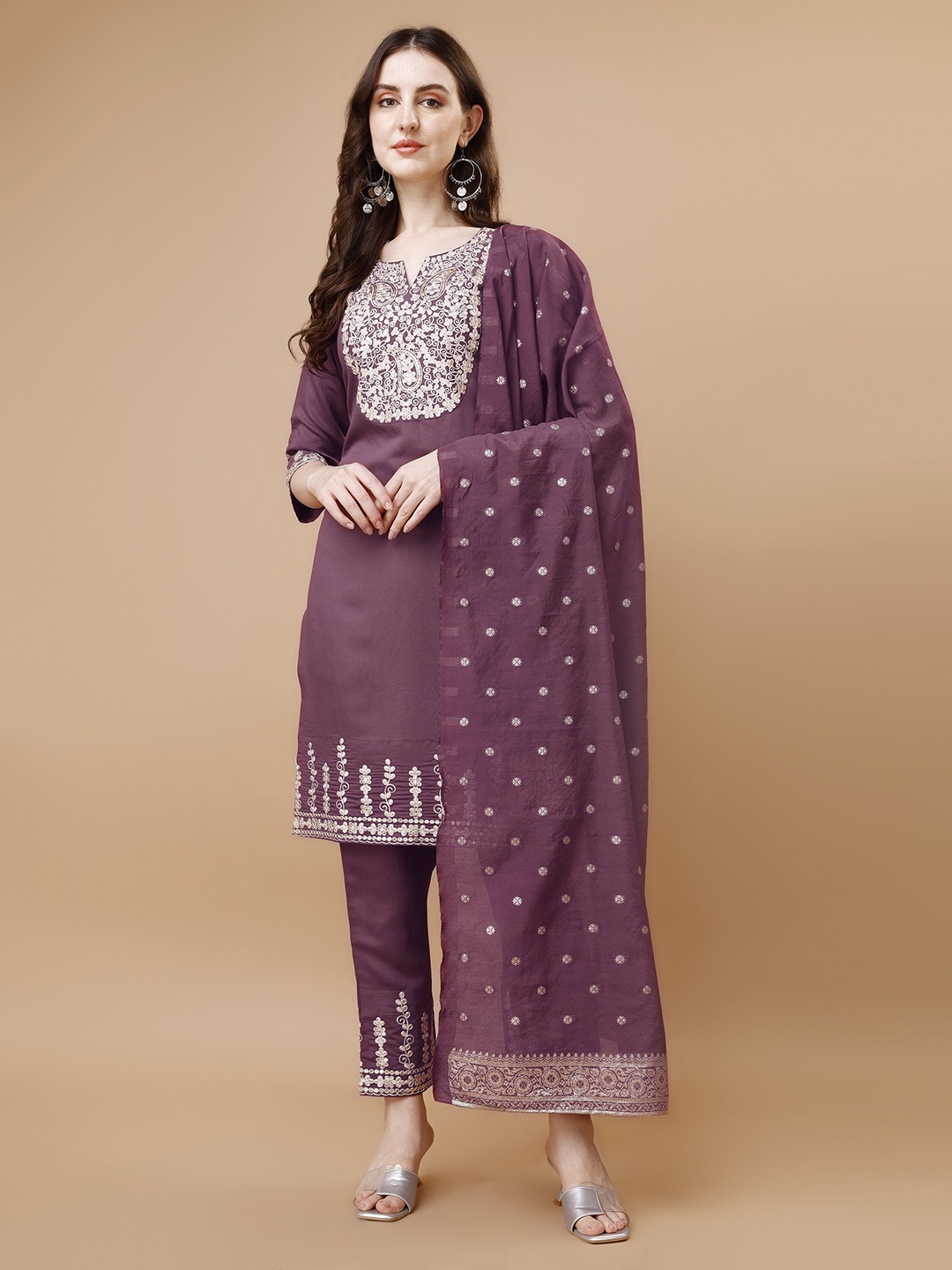 KALINI Ethnic Motifs Embroidered V Neck Three-Quarter Sleeves Thread Work Kurta Set, Purple
KALINI Ethnic Motifs Embroidered V Neck Three-Quarter Sleeves Thread Work Kurta Set, Purple