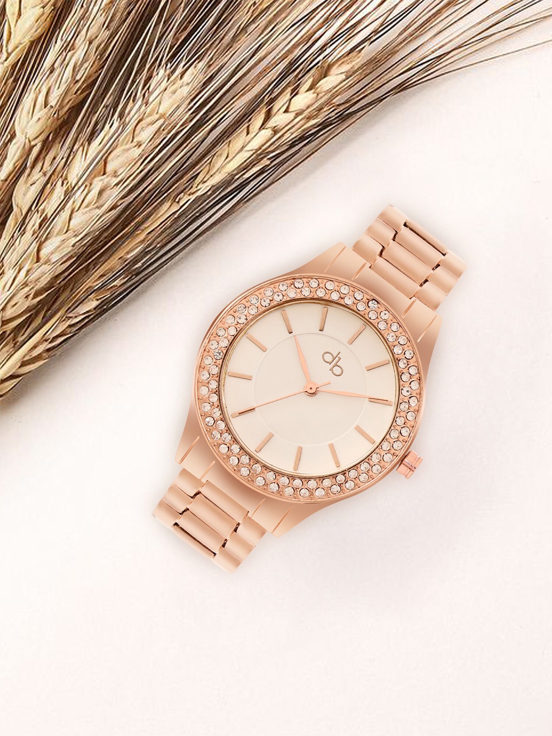 DressBerry Rose Gold Toned Brass Embellished Bracelet Style Straps Analogue Watch, White
DressBerry Rose Gold Toned Brass Embellished Bracelet Style Straps Analogue Watch, White
