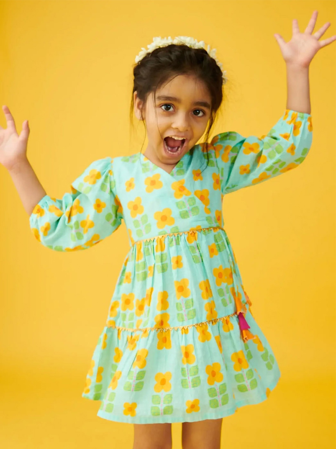 Somersault Girls V-Neck Floral Printed Puff Sleeve Fit & Flare Cotton Dress, Green
Somersault Girls V-Neck Floral Printed Puff Sleeve Fit & Flare Cotton Dress, Green