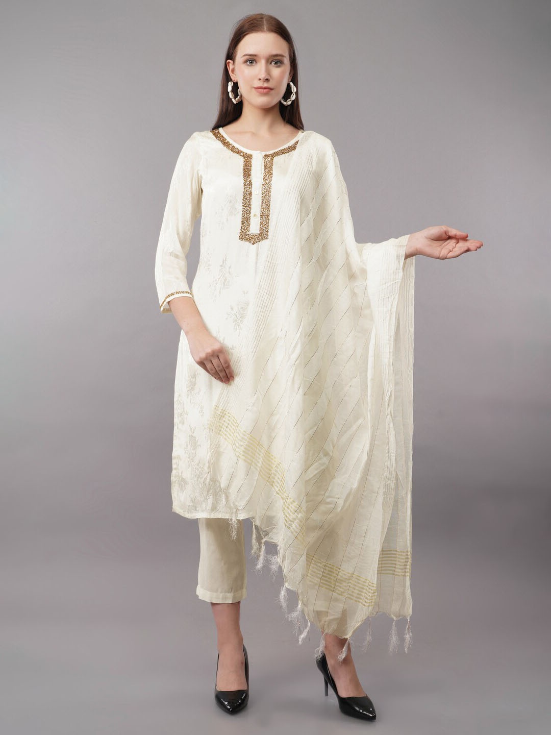 Herryqeal Floral Embroidered Beads and Stones Chanderi Silk Kurta With Trousers & Dupatta, Cream
Herryqeal Floral Embroidered Beads and Stones Chanderi Silk Kurta With Trousers & Dupatta, Cream