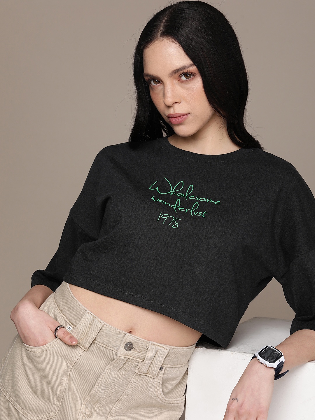 The Roadster Life Co. Typography Printed Drop-Shoulder Sleeves Boxy Crop T-shirt, Black
The Roadster Life Co. Typography Printed Drop-Shoulder Sleeves Boxy Crop T-shirt, Black