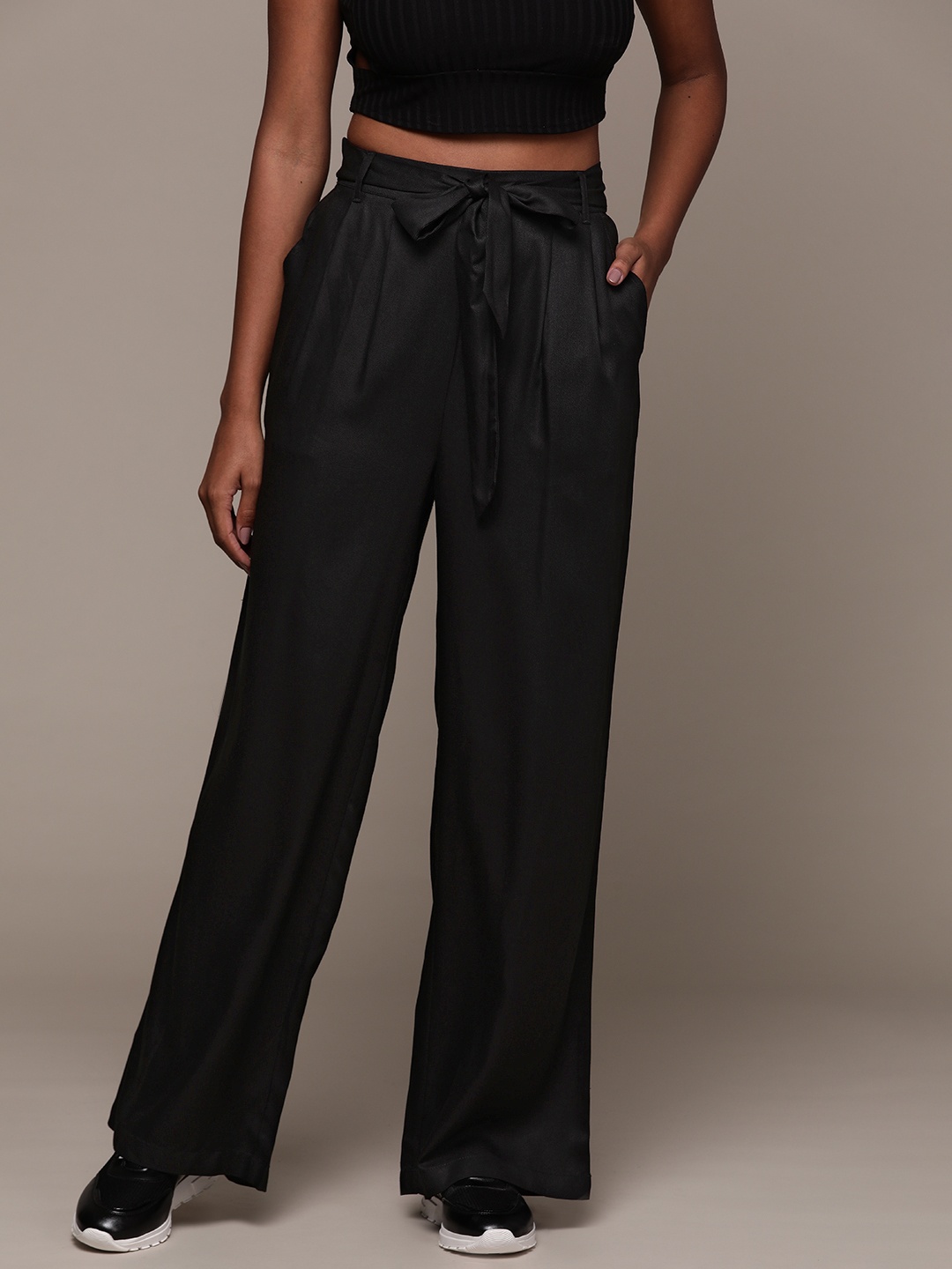 The Roadster Lifestyle Co. Women Super Wide Leg Pleated Korean Pants with Belt, Black
The Roadster Lifestyle Co. Women Super Wide Leg Pleated Korean Pants with Belt, Black