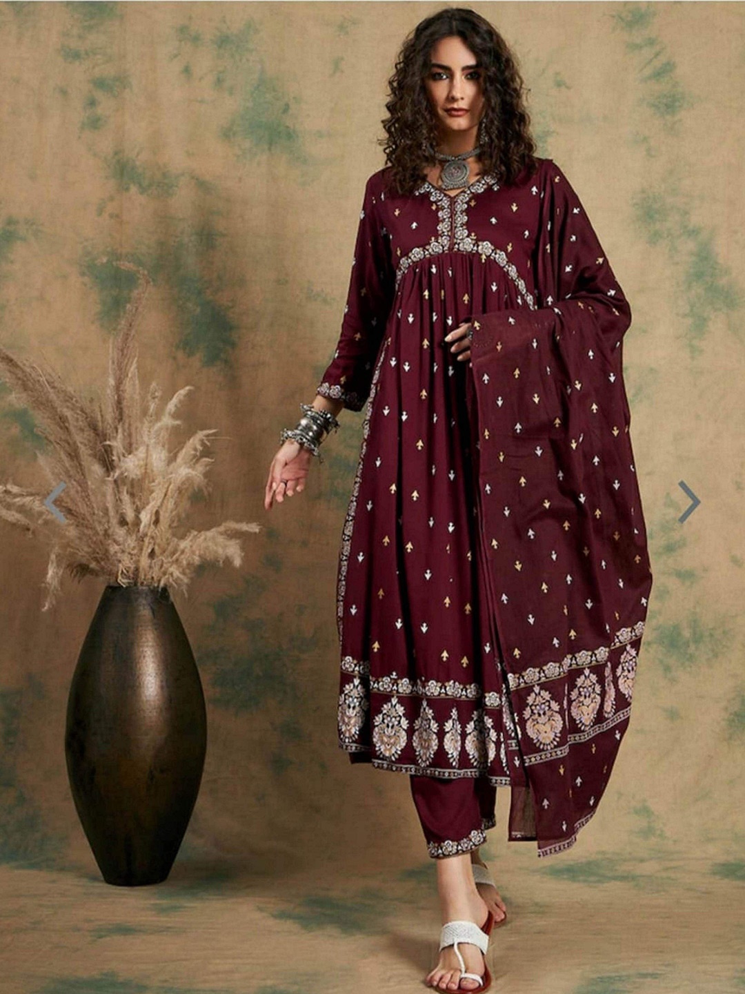 BAESD Floral Printed V Neck Pleated Thread Work Kurta with Trousers & With Dupatta, Coffee brown
BAESD Floral Printed V Neck Pleated Thread Work Kurta with Trousers & With Dupatta, Coffee brown
