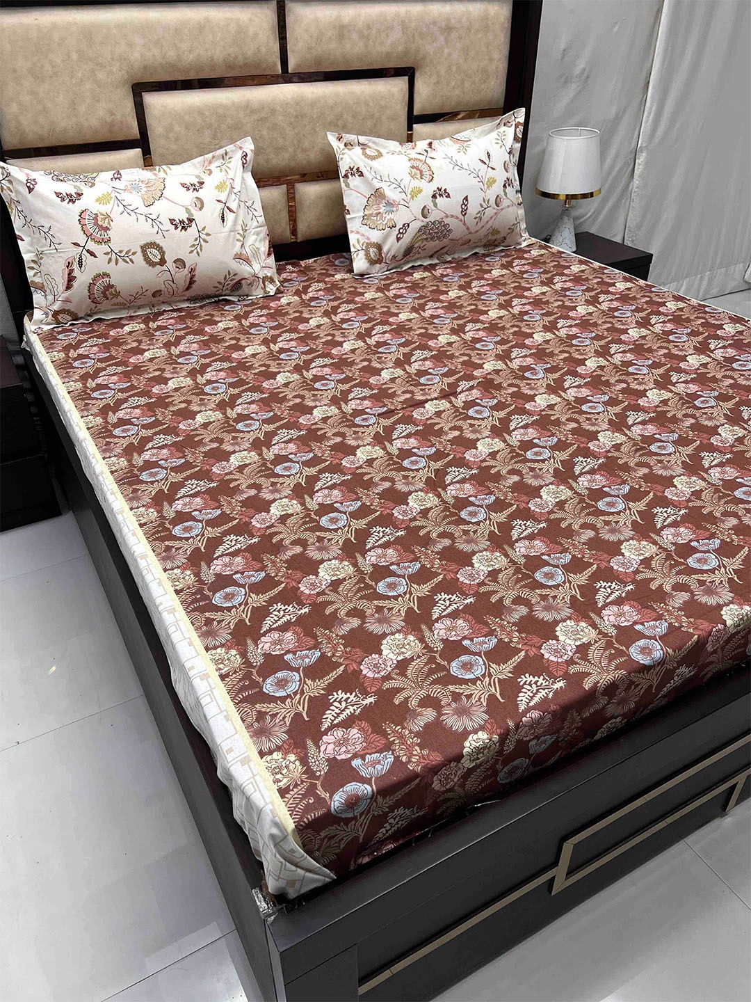 Pure Decor Brown & White Floral Cotton 300 TC Super King Bedsheet with 2 Pillow Covers
Pure Decor Brown & White Floral Cotton 300 TC Super King Bedsheet with 2 Pillow Covers