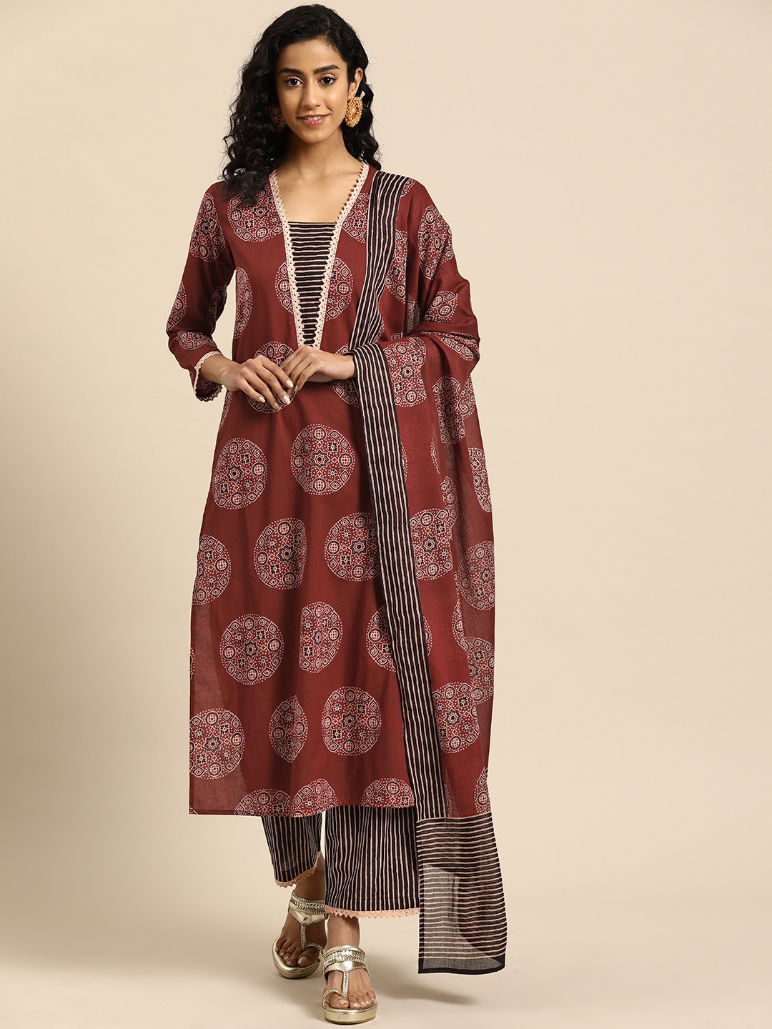 anayna Women Ethnic Motifs Printed Regular Pure Cotton Kurta with Trousers & With Dupatta, Maroon
anayna Women Ethnic Motifs Printed Regular Pure Cotton Kurta with Trousers & With Dupatta, Maroon