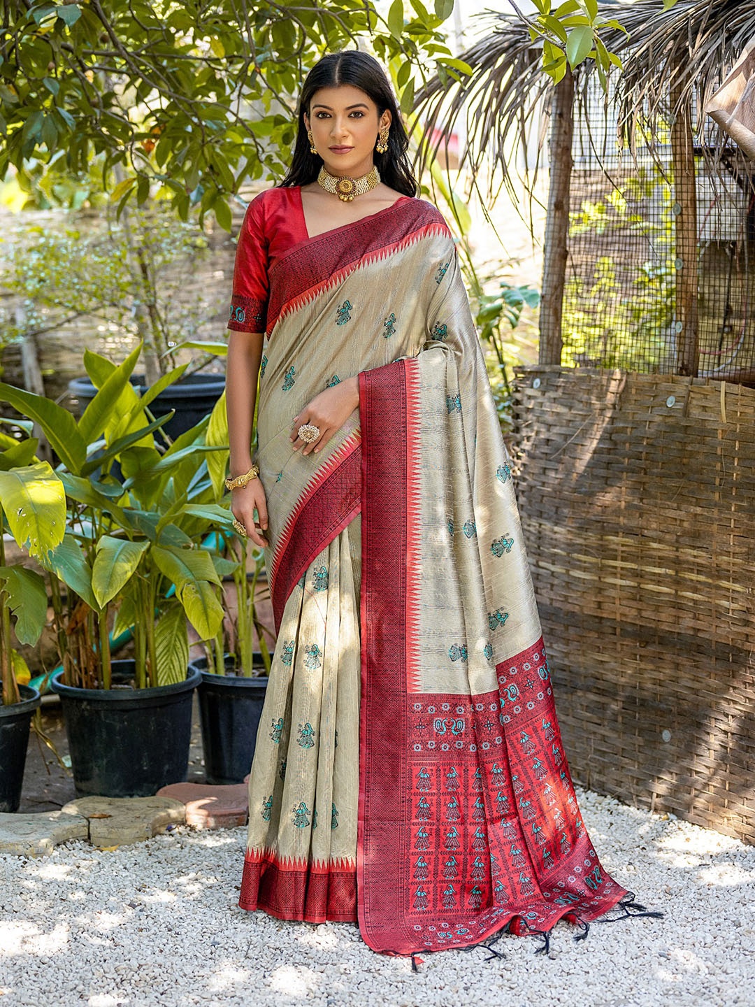 VISHNU WEAVES Woven Design Ethnic Motifs Zari Pure Silk Tussar Saree With Tassels, Cream
VISHNU WEAVES Woven Design Ethnic Motifs Zari Pure Silk Tussar Saree With Tassels, Cream