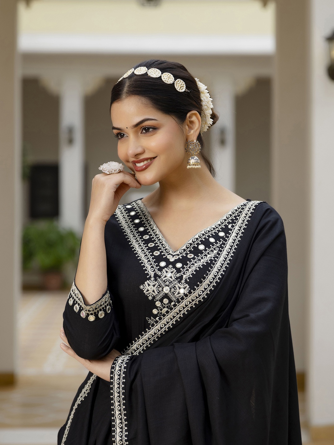 KALINI Ethnic Motifs Yoke Design Regular Mirror Work Kurta With Trousers & Dupatta, Black
KALINI Ethnic Motifs Yoke Design Regular Mirror Work Kurta With Trousers & Dupatta, Black