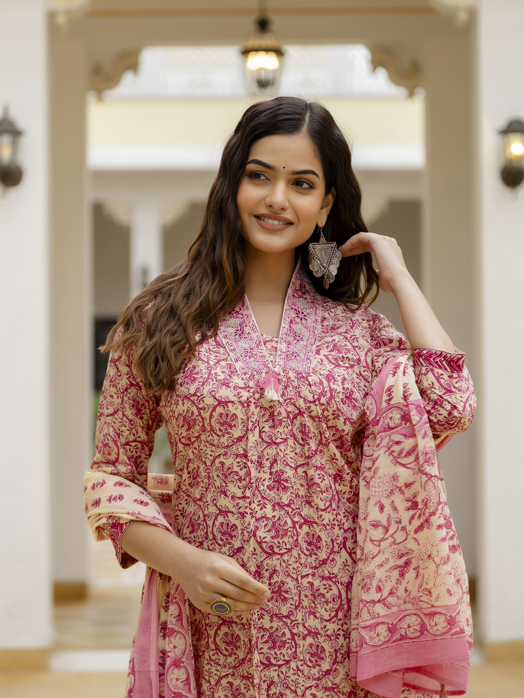 KALINI Floral Printed Regular Sequinned Pure Cotton Kurta With Patiala & Dupatta, Pink
KALINI Floral Printed Regular Sequinned Pure Cotton Kurta With Patiala & Dupatta, Pink
